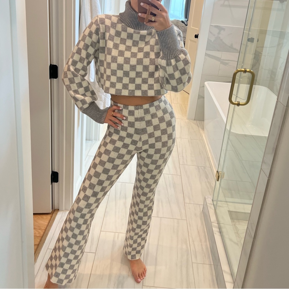 Grey and white checkered lounge set